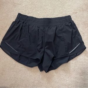 Lululemon Hotty Hot High-Rise Lined Short 2.5"